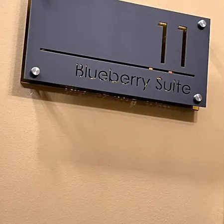 The Blueberry Hotel Pontypridd Exterior photo